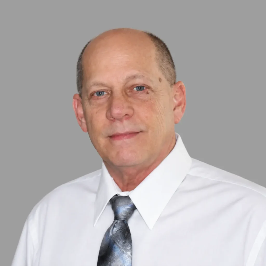 Daniel Titus headshot